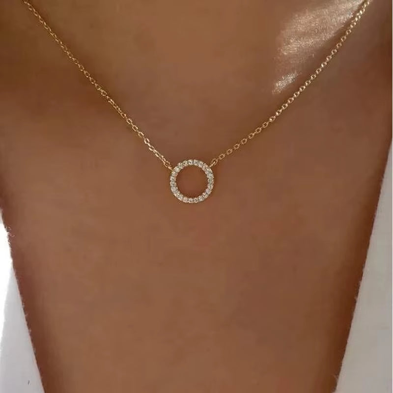 Collier pendentif cercle en cristal