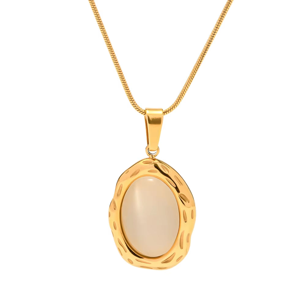Collier avec pendentif Opale oeil de chat