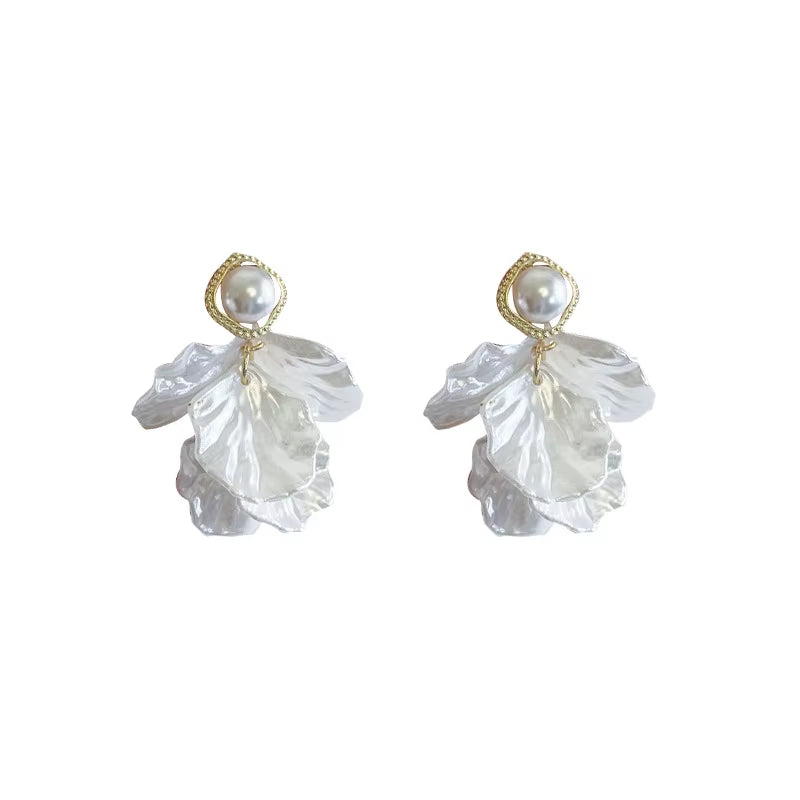 Boucles d'oreilles Pétales élégantes blanches