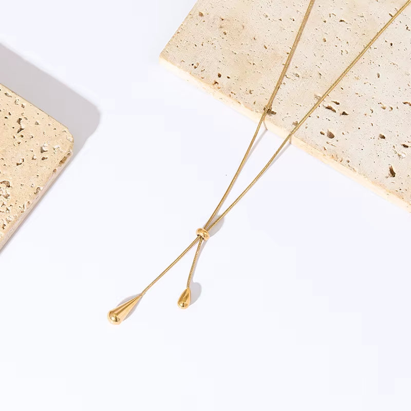 Collier pendentif goutte d'eau