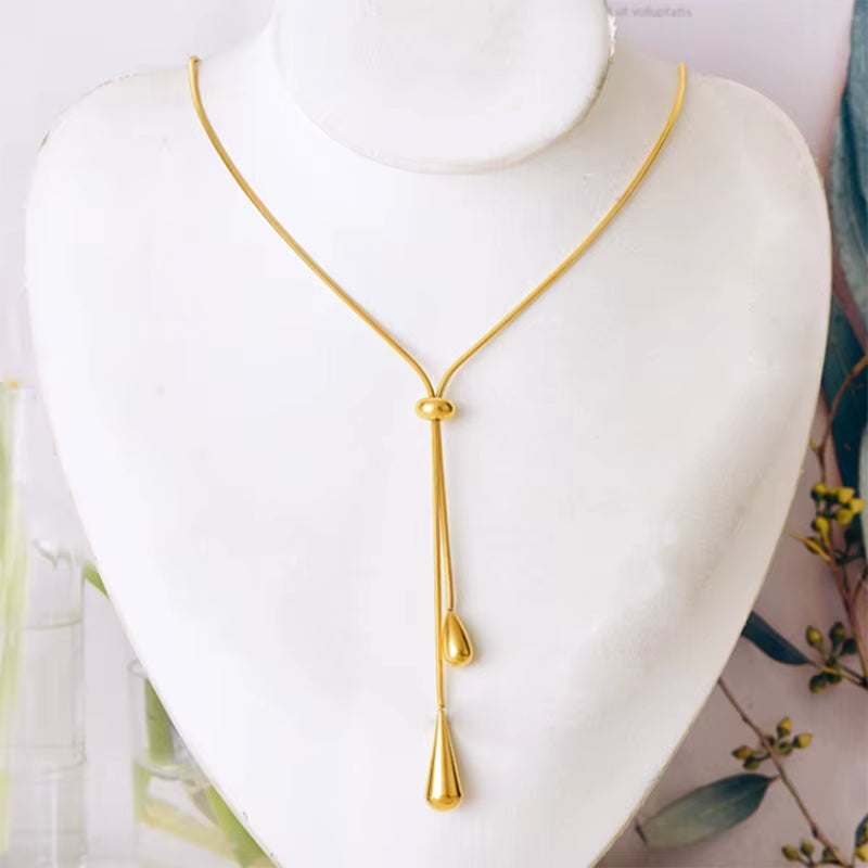 Collier pendentif goutte d'eau