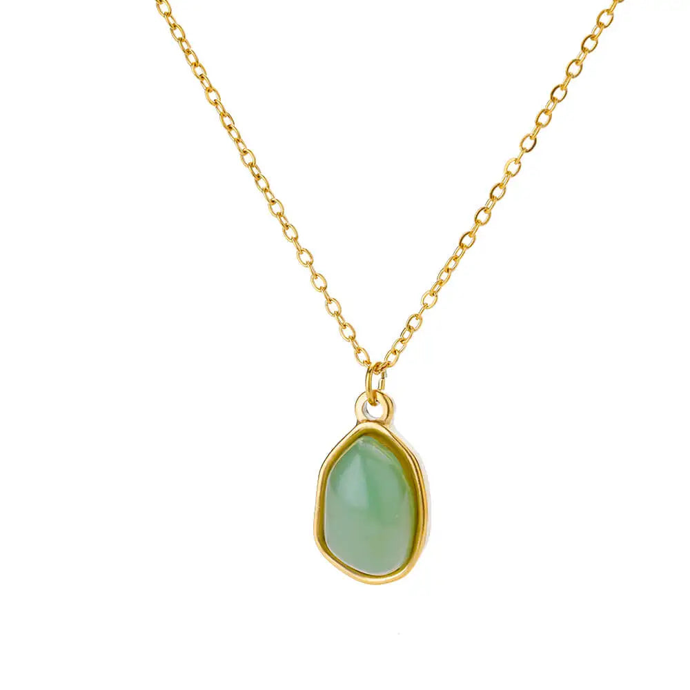 Collier ovale avec pendentif en pierre Opale