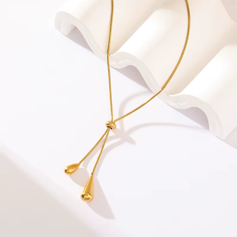 Collier pendentif goutte d'eau