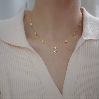 Chaine à perles ras de cou 