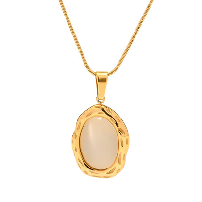 Collier avec pendentif Opale oeil de chat