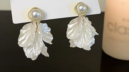 Boucles d'oreilles Pétales élégantes blanches 