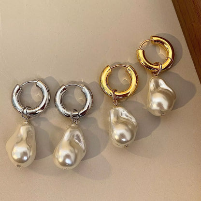 Boucles d'oreilles en cercles avec perles pendantes 